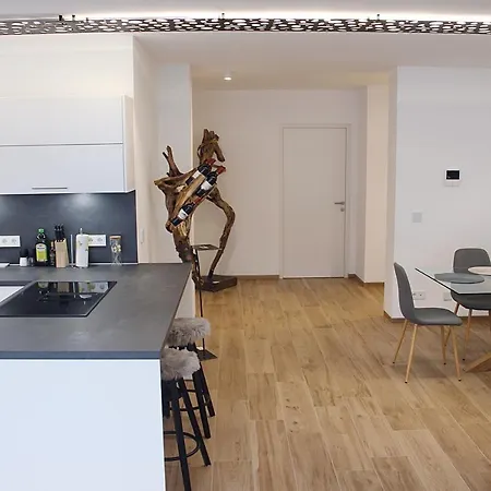 아파트 Laurentia Penthouse 메라노