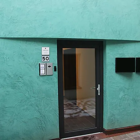 아파트 Laurentia Penthouse 메라노