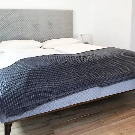 Laurentia Penthouse * Merano